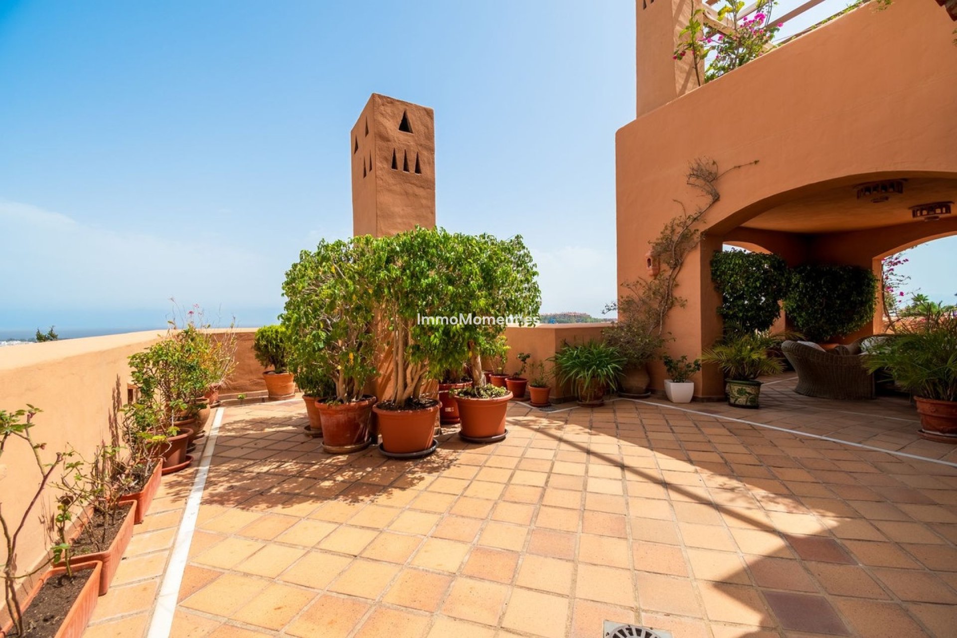 Resale - Apartment - Marbella - Nueva Andalucía