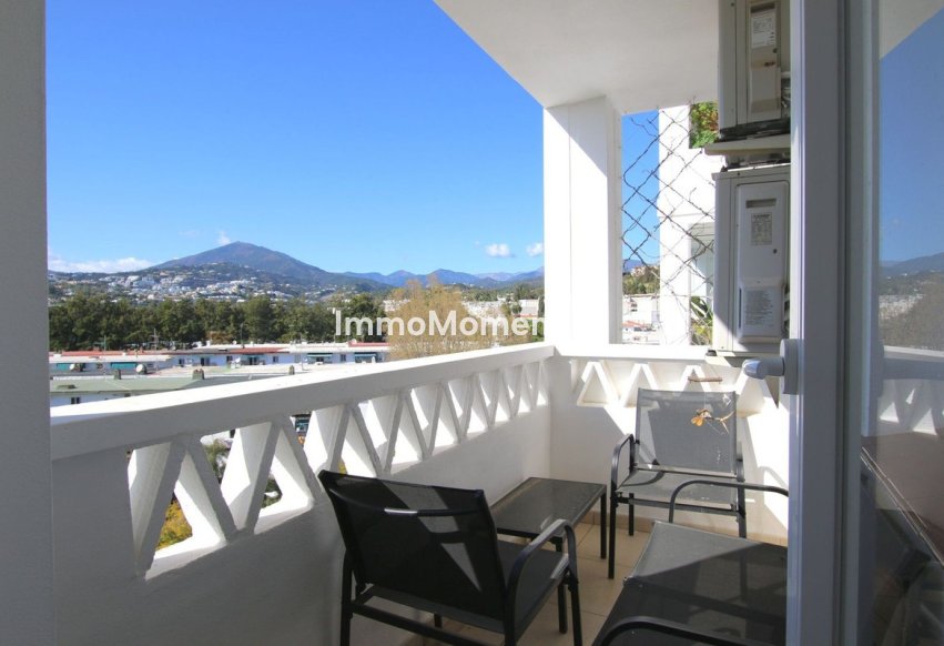 Resale - Apartment - Marbella - Nueva Andalucía