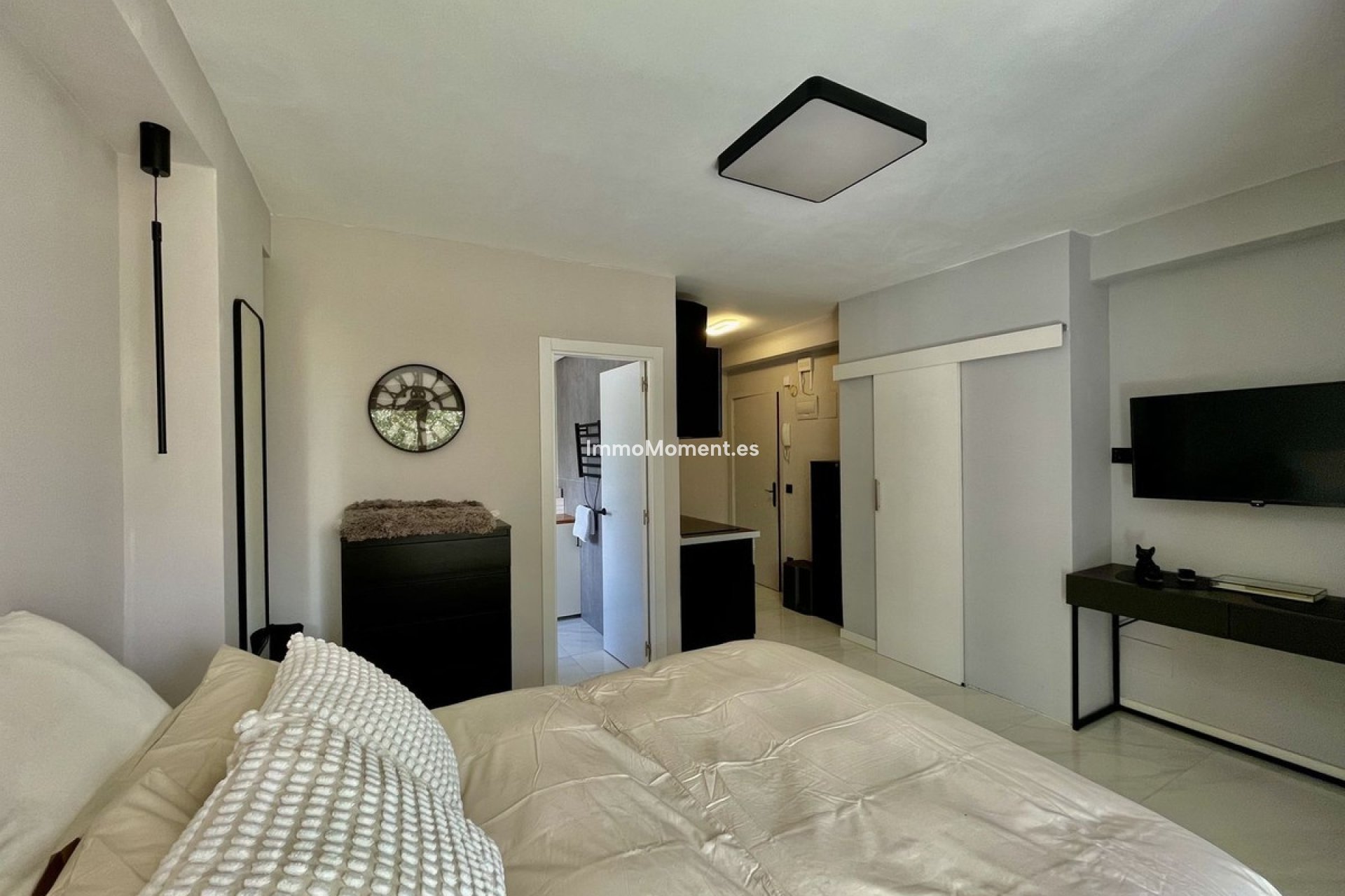 Resale - Apartment - Marbella - Nueva Andalucía