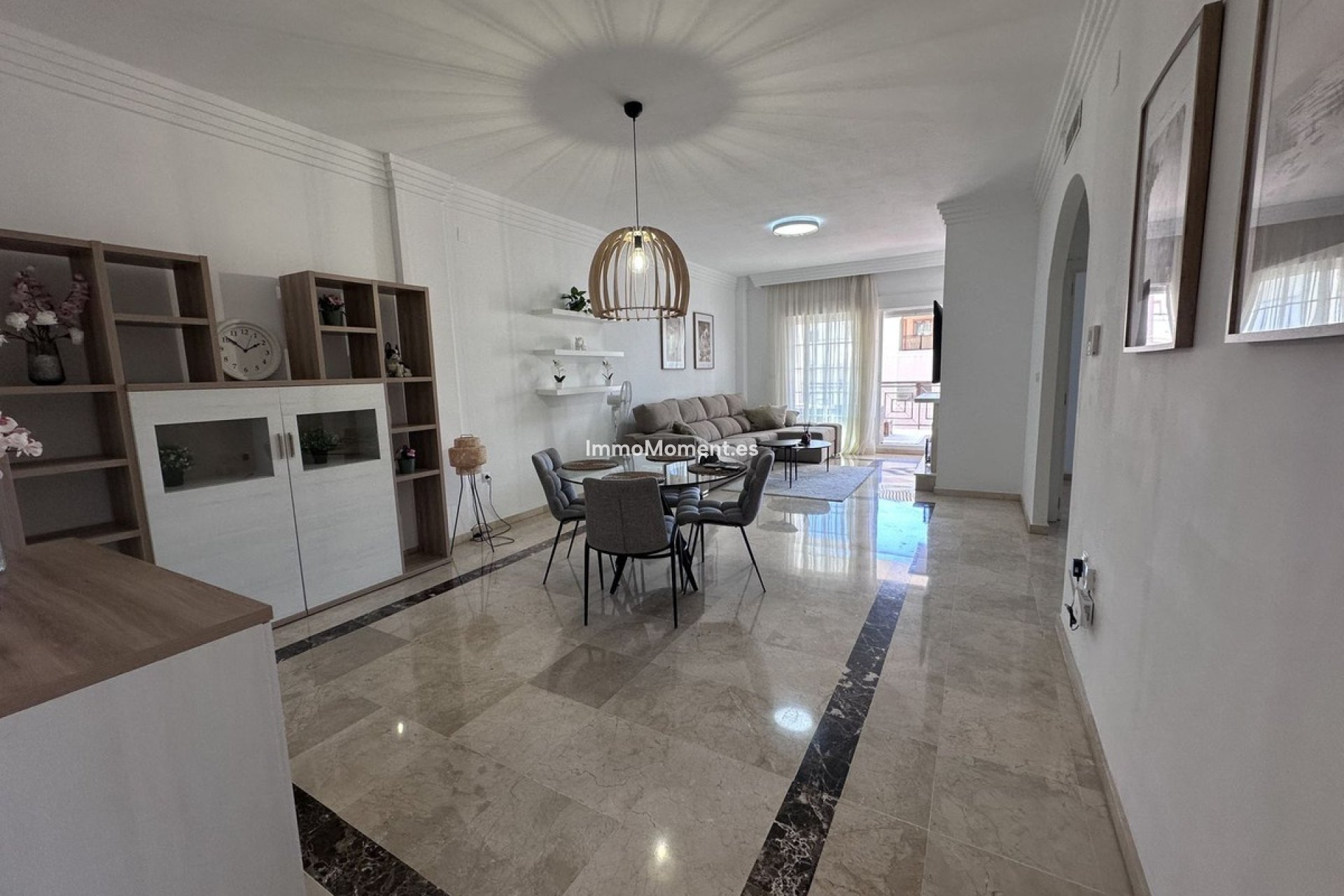 Resale - Apartment - Marbella - Nueva Andalucía