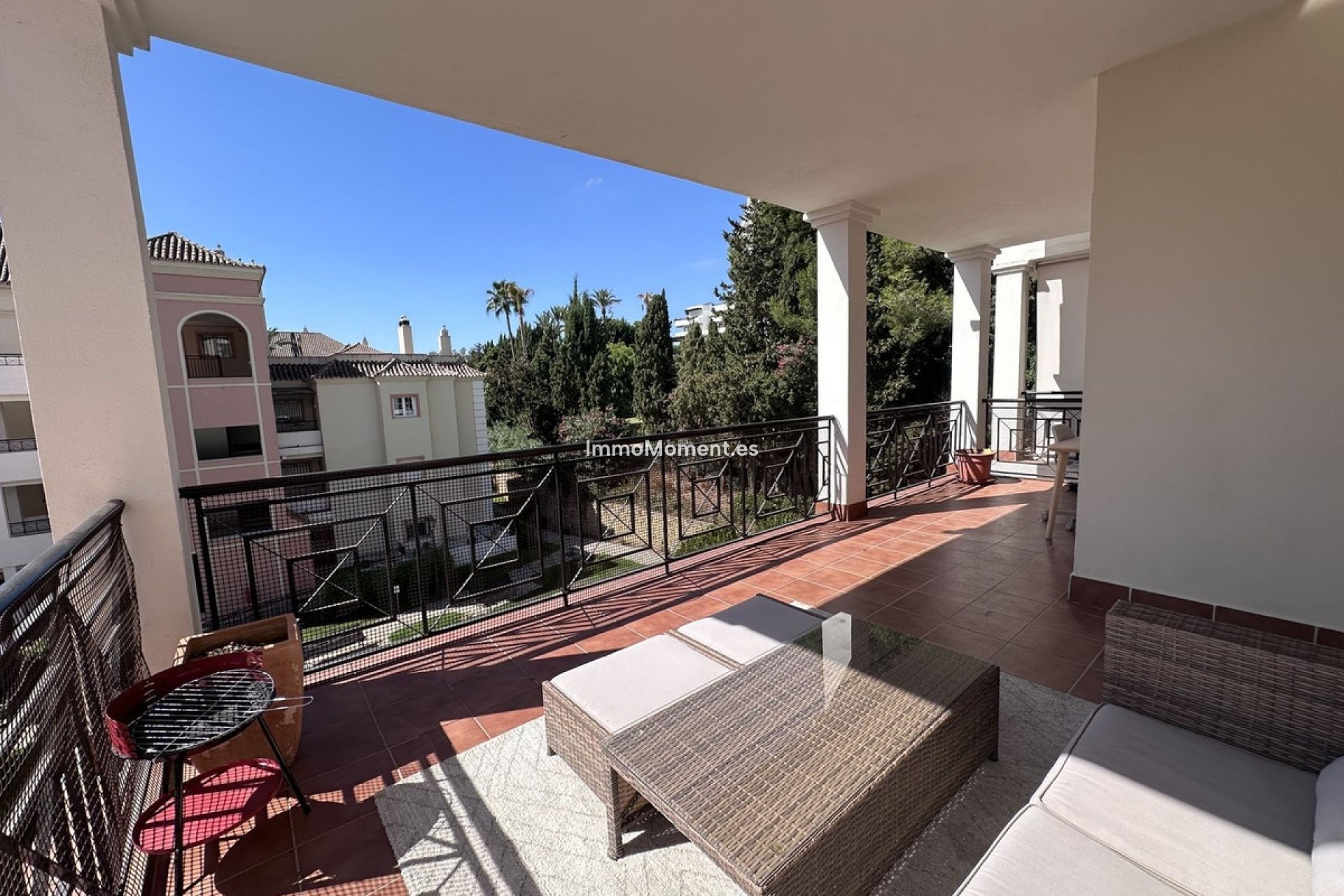 Resale - Apartment - Marbella - Nueva Andalucía