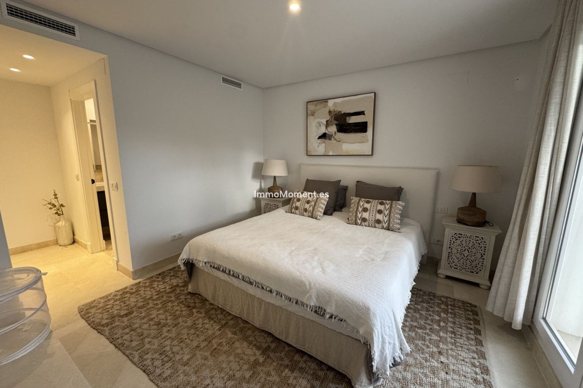 Resale - Apartment - Marbella - Nueva Andalucía