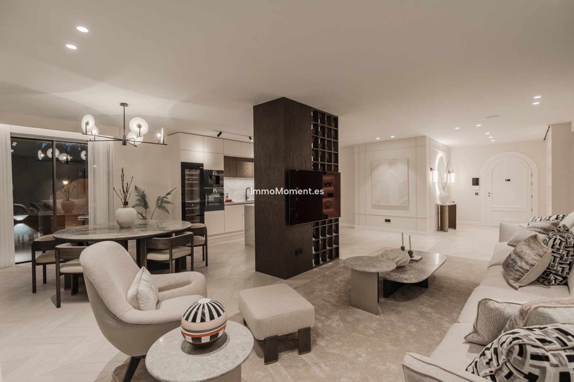 Resale - Apartment - Marbella - Nueva Andalucía