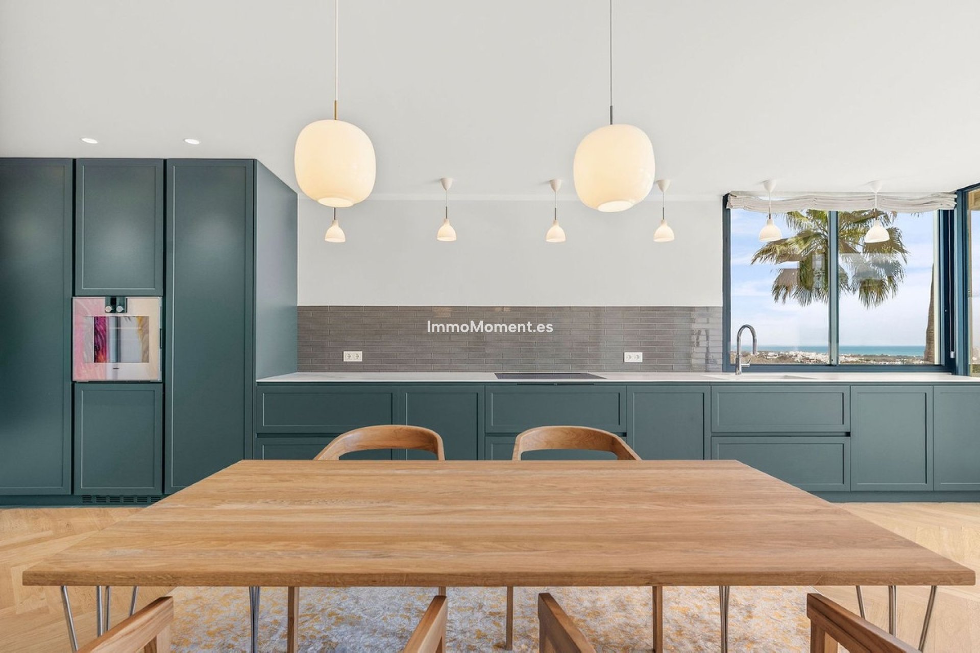 Resale - Apartment - Marbella - Nueva Andalucía