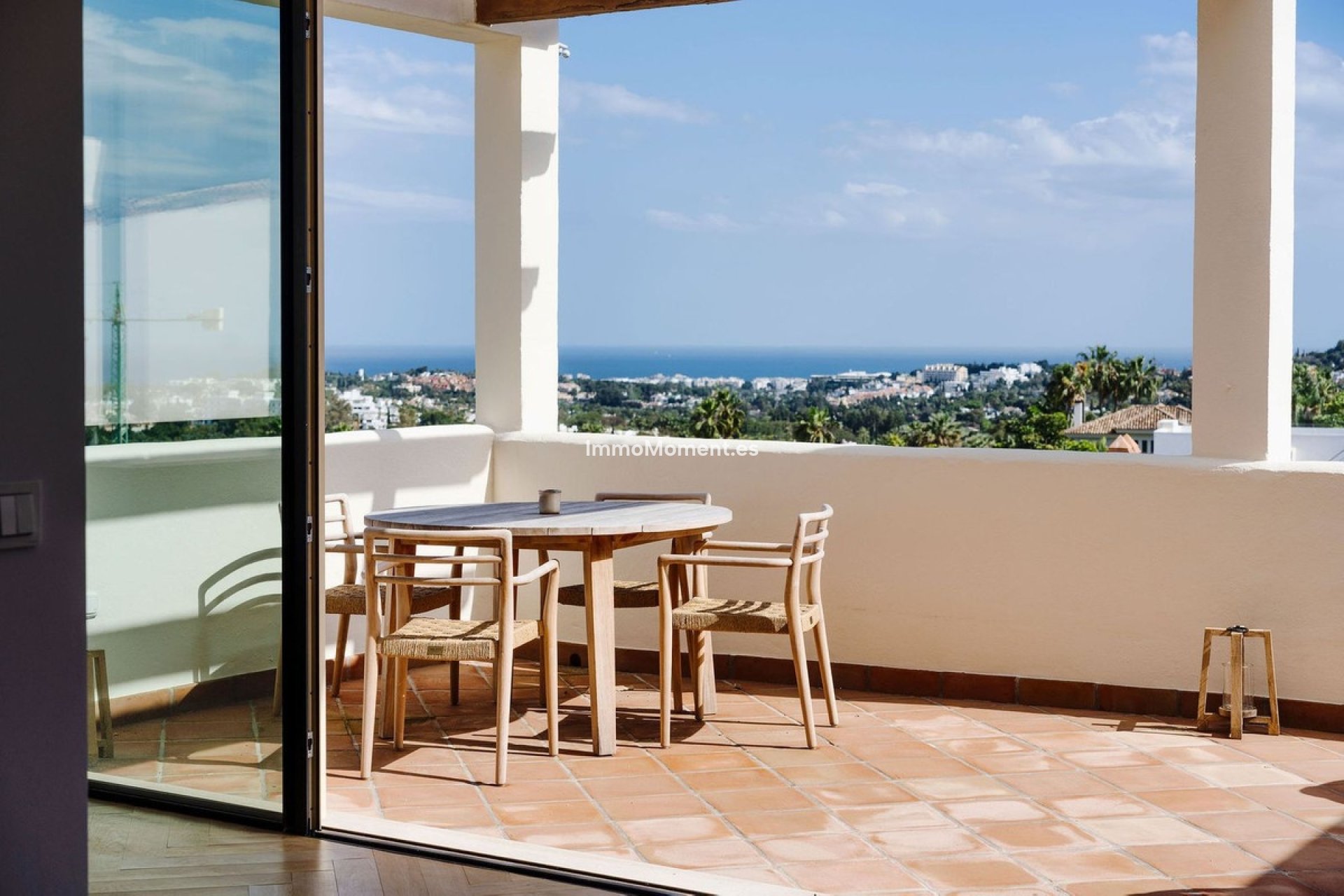 Resale - Apartment - Marbella - Nueva Andalucía