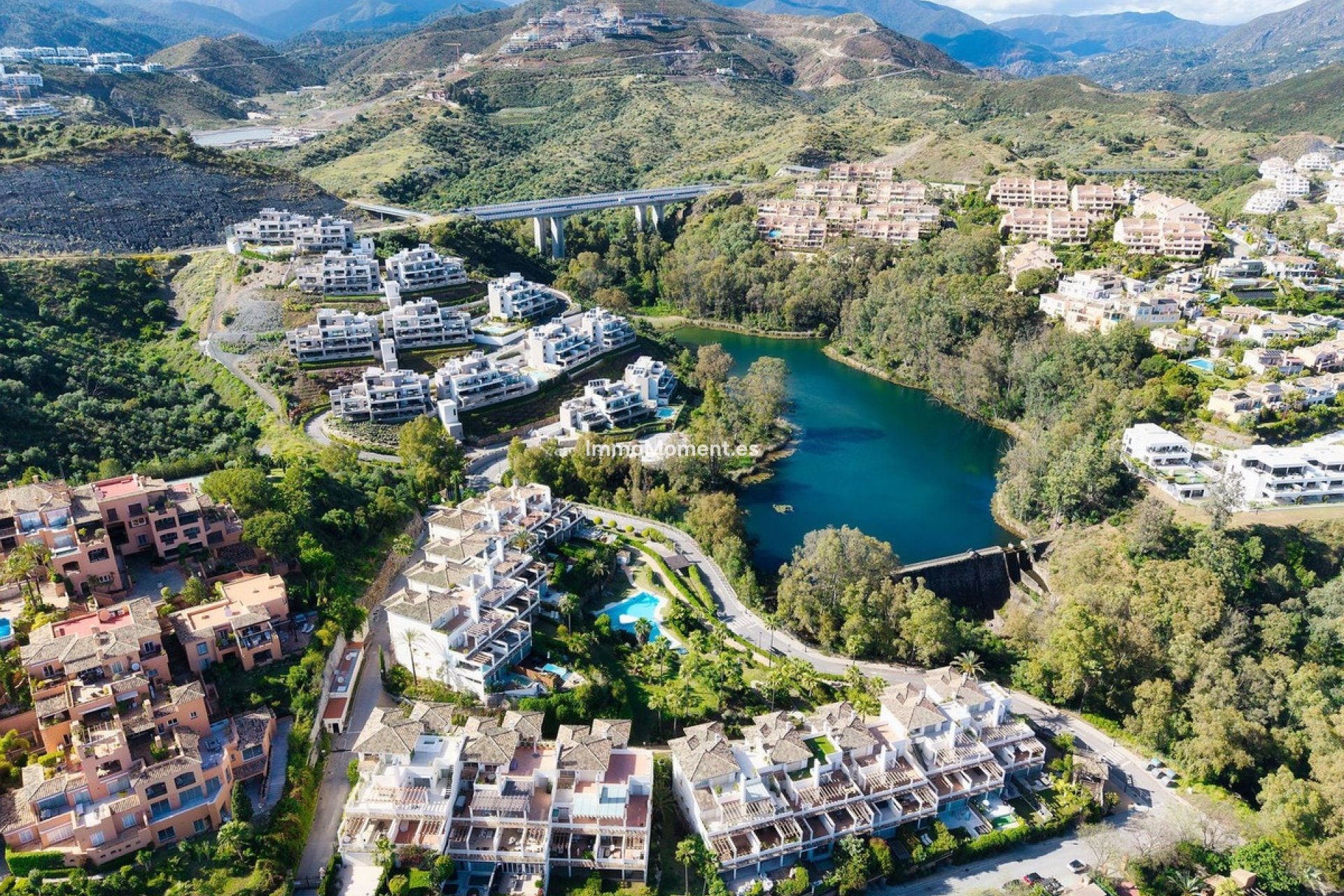 Resale - Apartment - Marbella - Nueva Andalucía