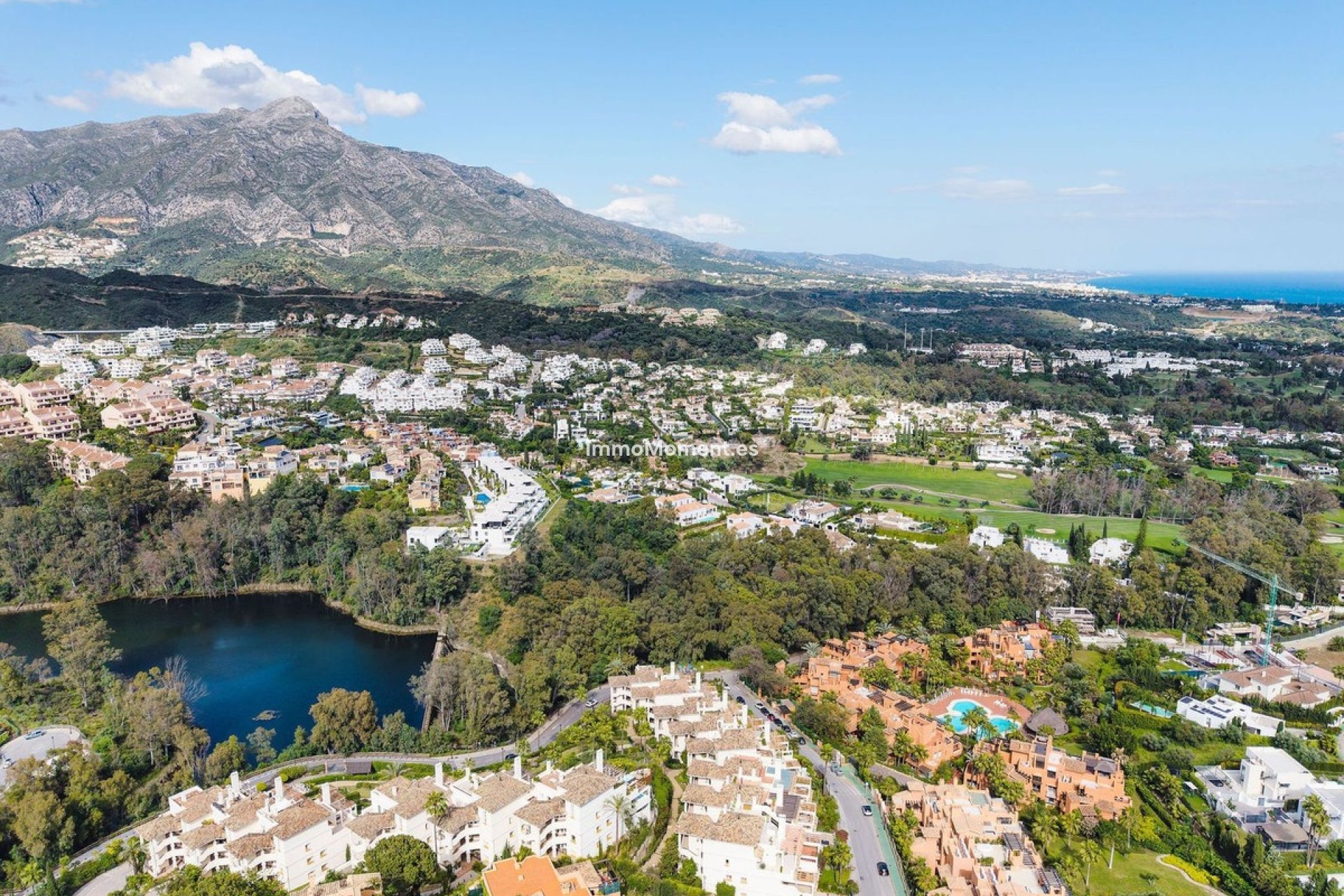 Resale - Apartment - Marbella - Nueva Andalucía