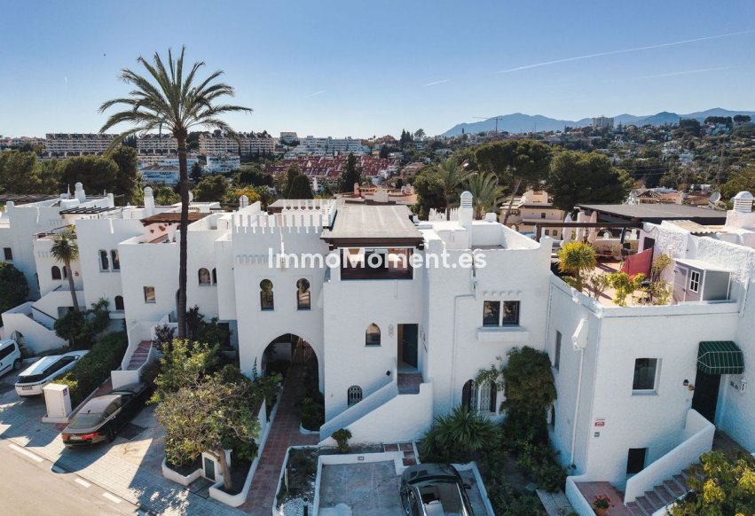 Resale - Apartment - Marbella - Nueva Andalucía