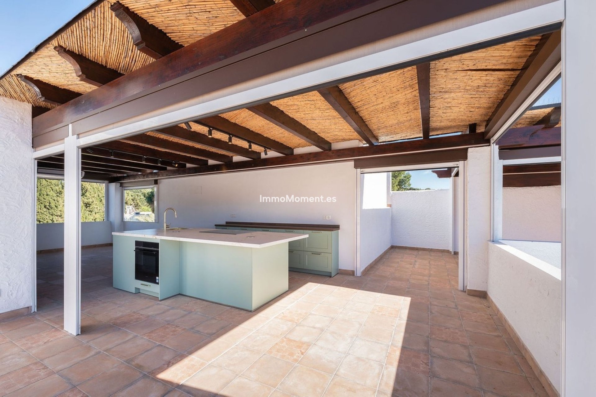 Resale - Apartment - Marbella - Nueva Andalucía