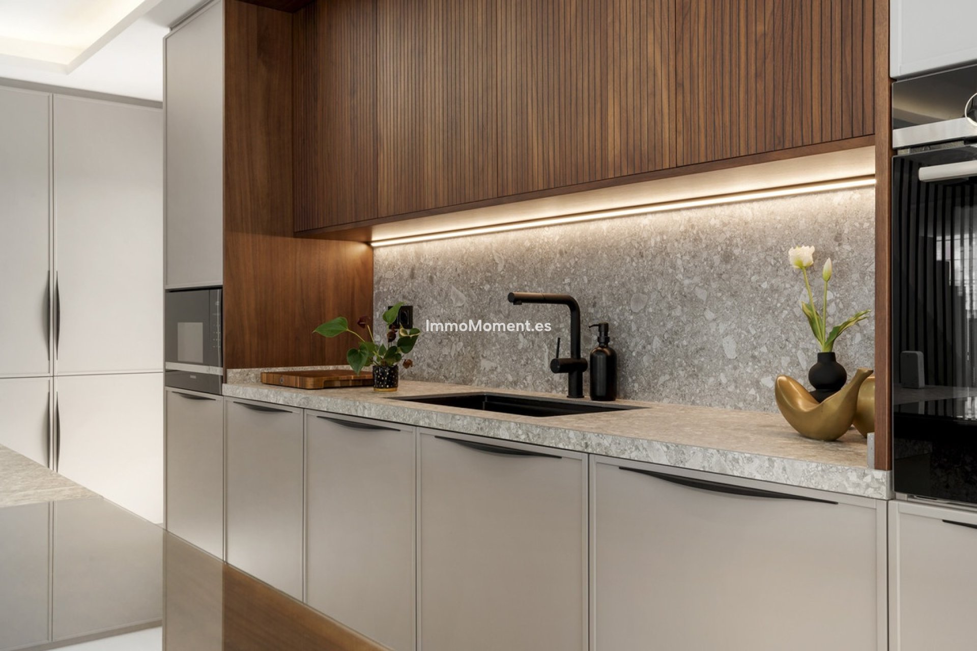 Resale - Apartment - Marbella - Nueva Andalucía