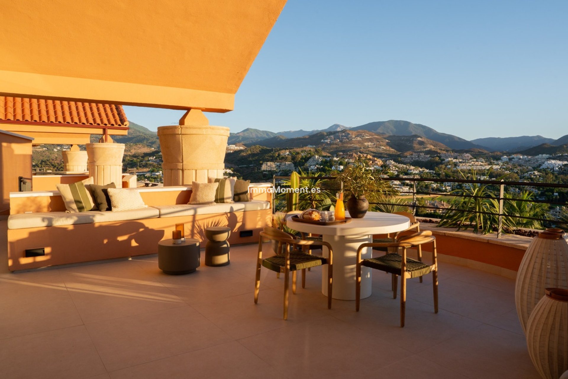 Resale - Apartment - Marbella - Nueva Andalucía