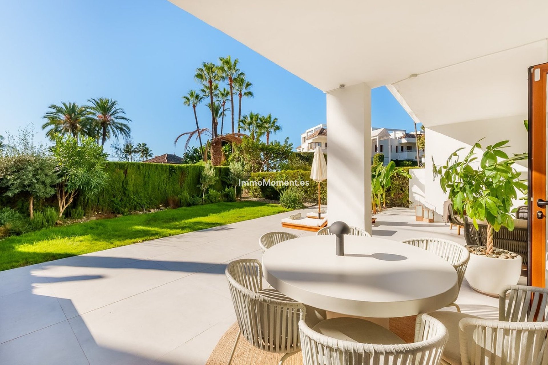 Resale - Apartment - Marbella - Nueva Andalucía