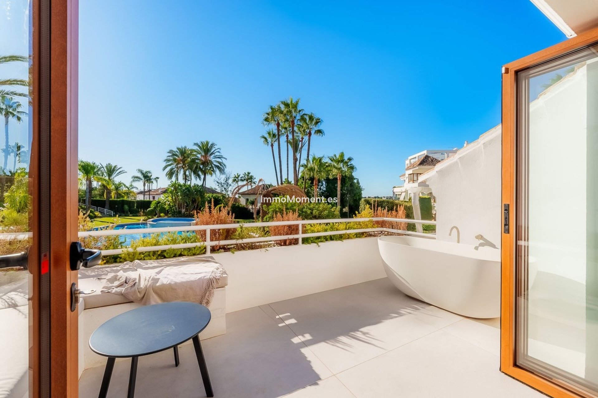 Resale - Apartment - Marbella - Nueva Andalucía