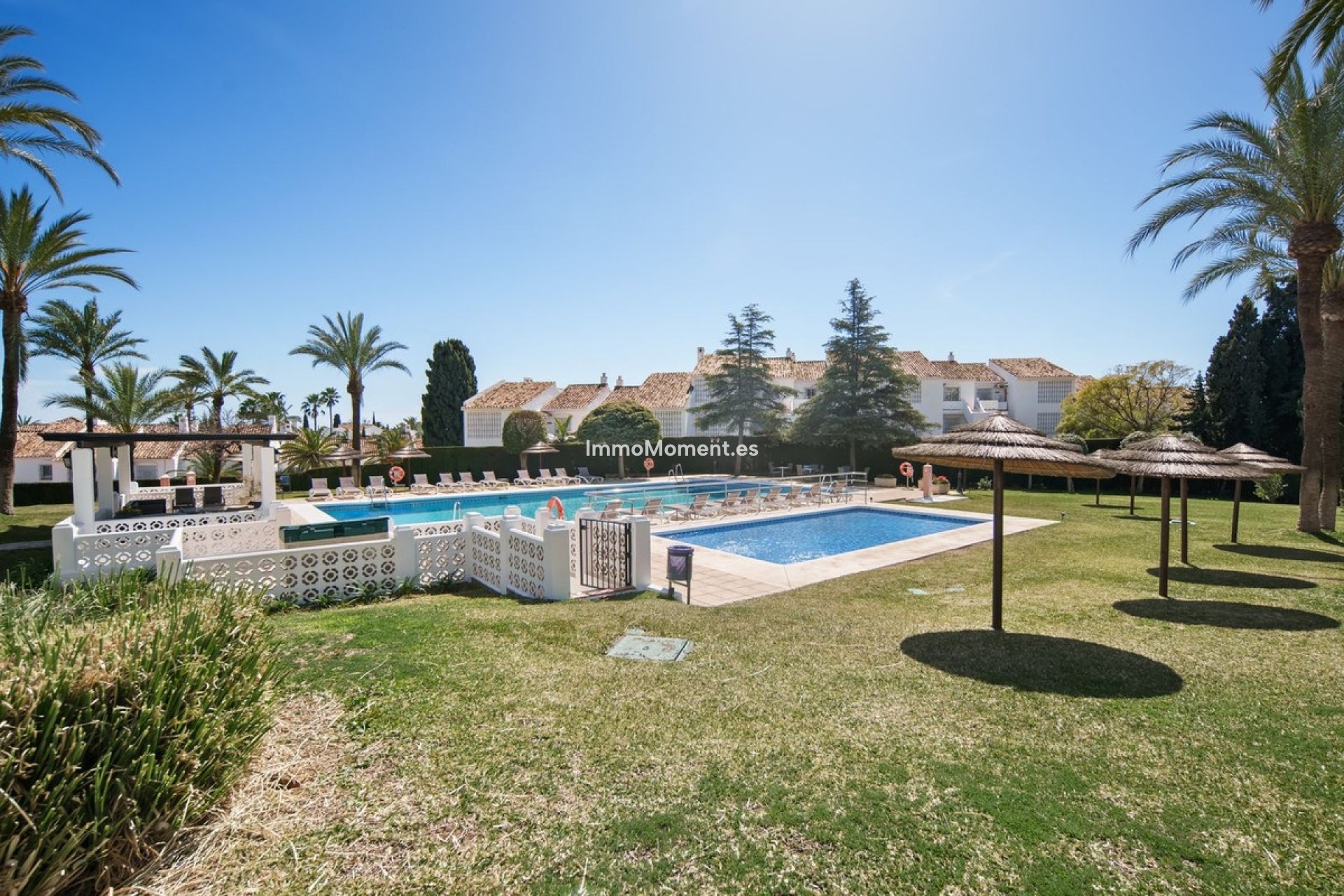 Resale - Apartment - Marbella - Nueva Andalucía
