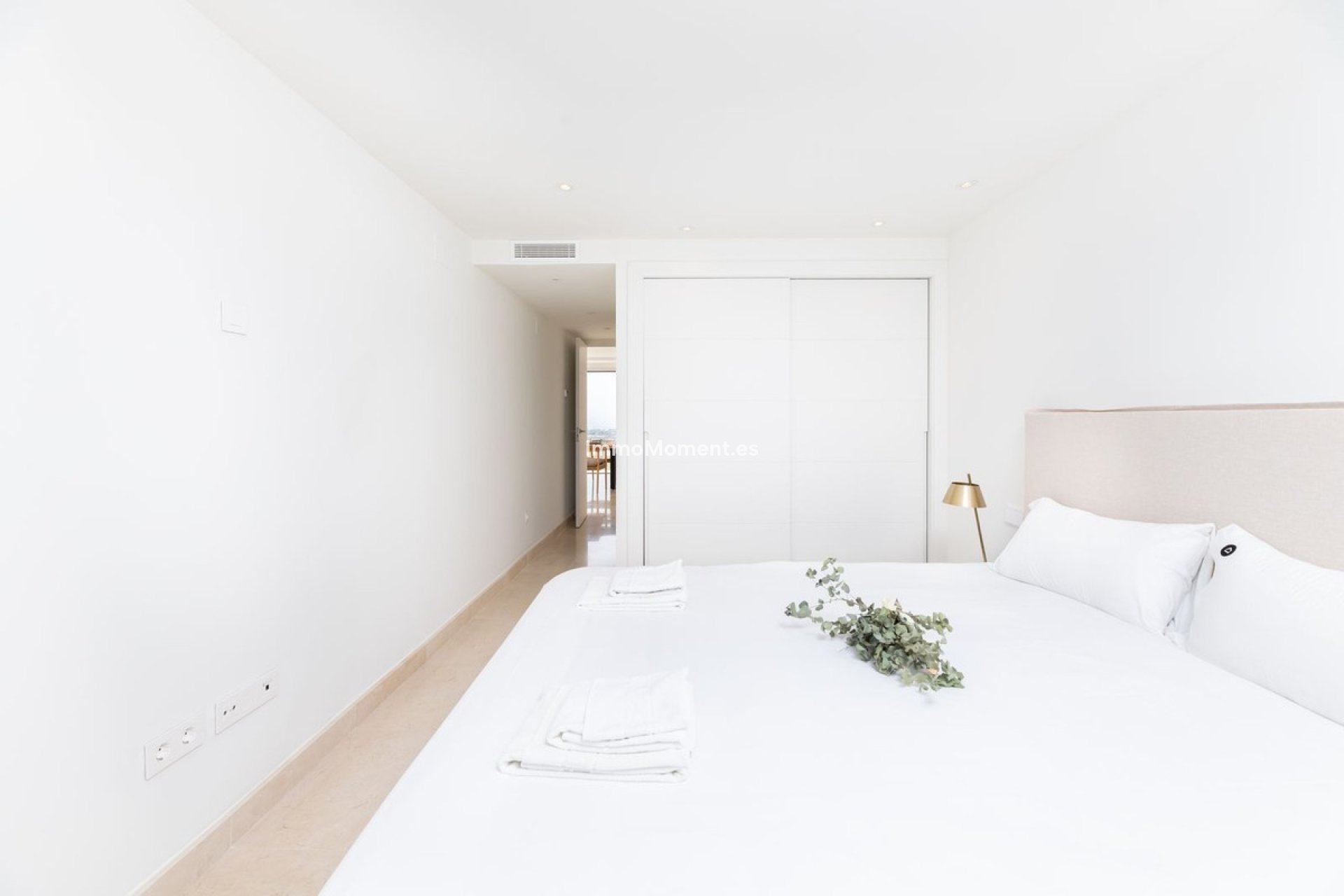 Resale - Apartment - Marbella - Nueva Andalucía