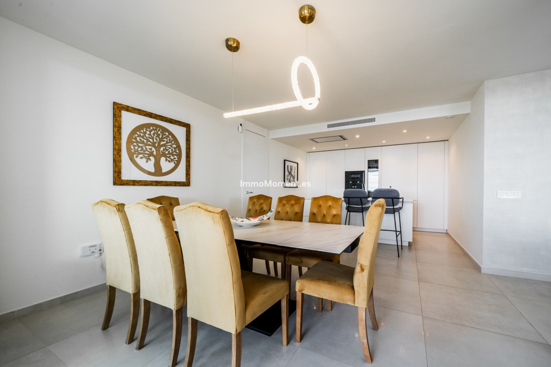 Resale - Apartment - Marbella - Nueva Andalucía