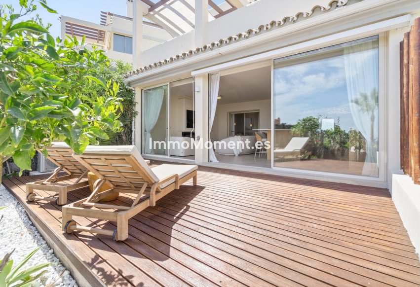 Resale - Apartment - Marbella - Nueva Andalucía