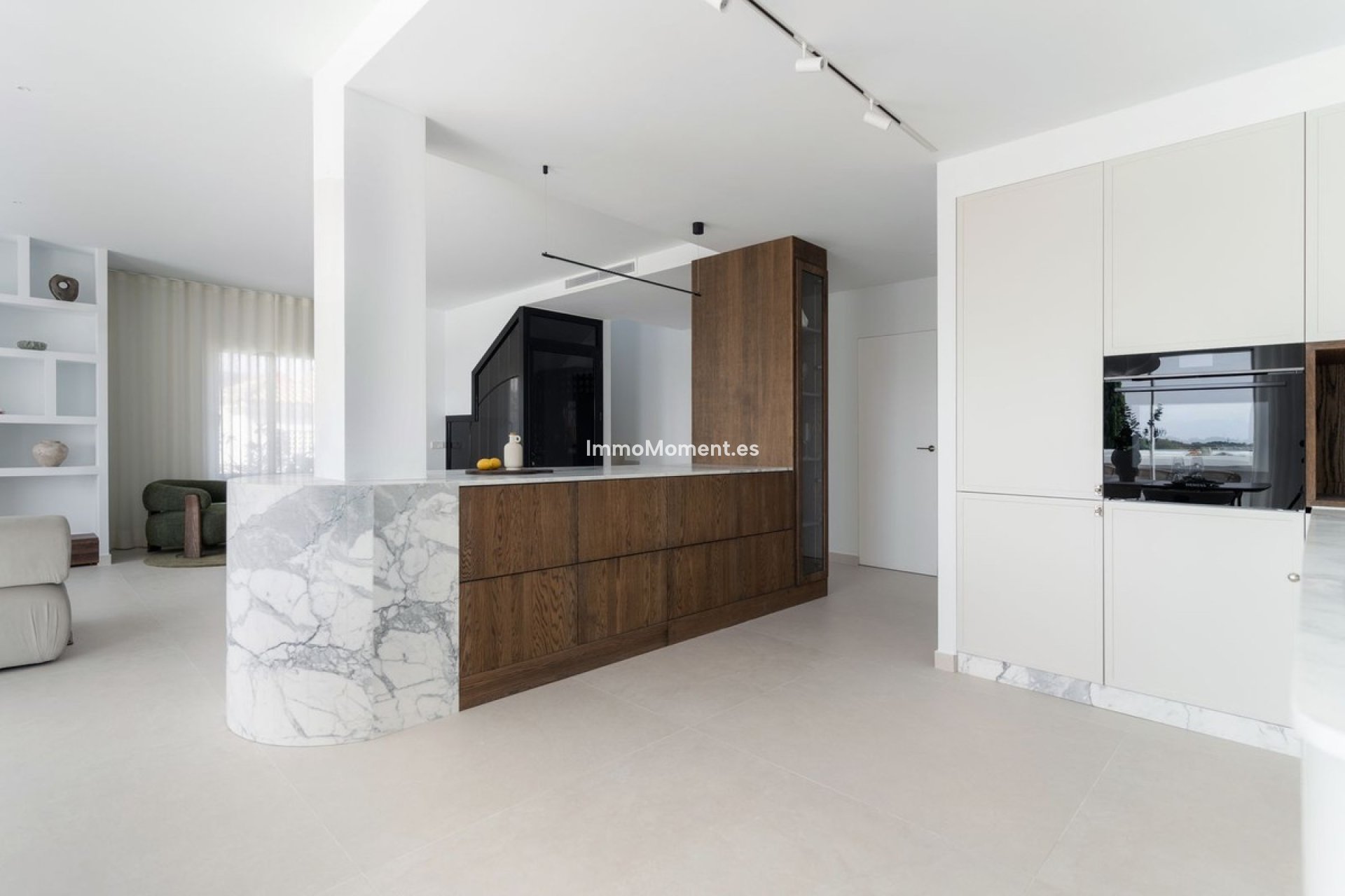 Resale - Apartment - Marbella - Nueva Andalucía