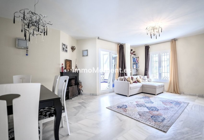 Resale - Apartment - Marbella - Nueva Andalucía