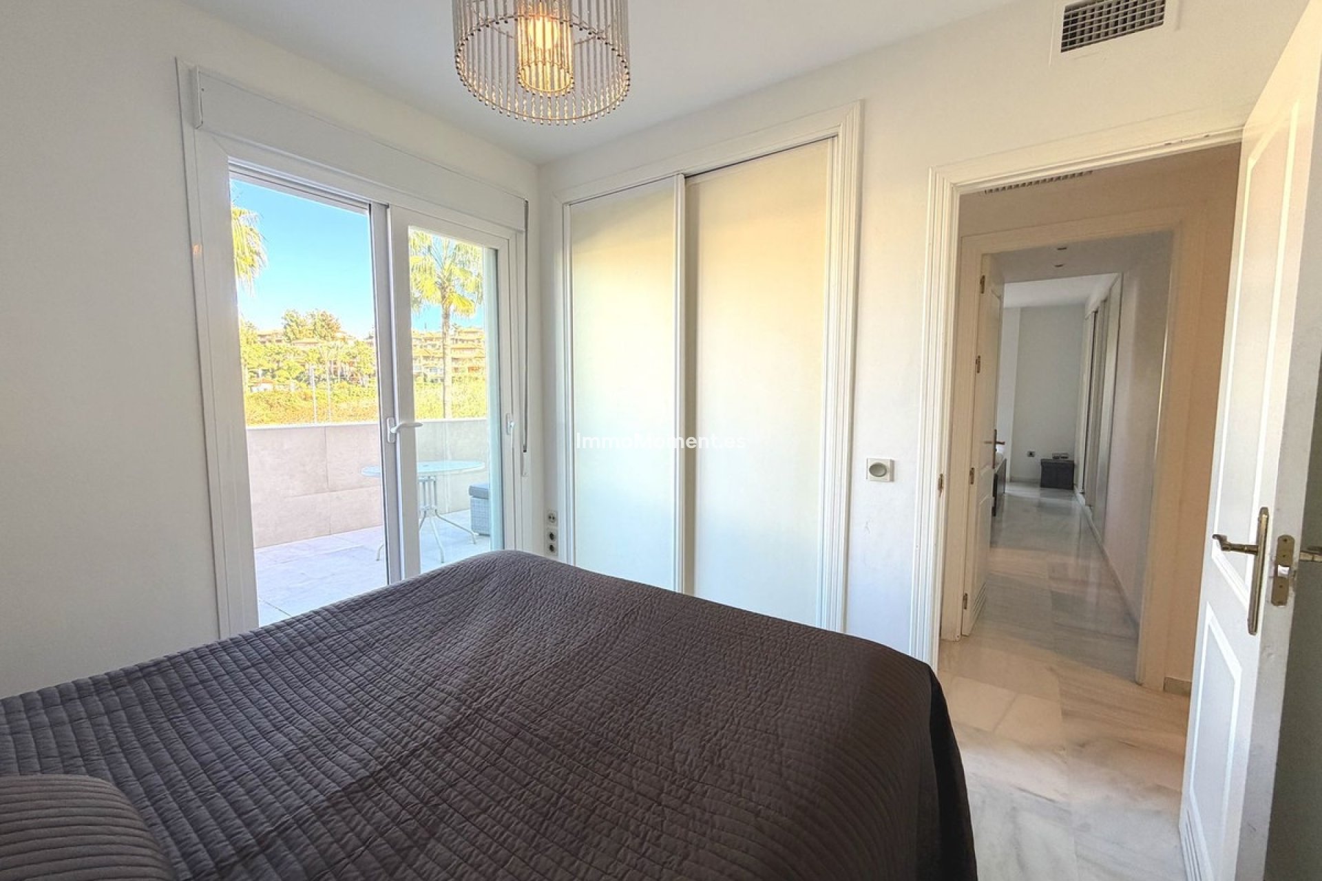 Resale - Apartment - Marbella - Nueva Andalucía