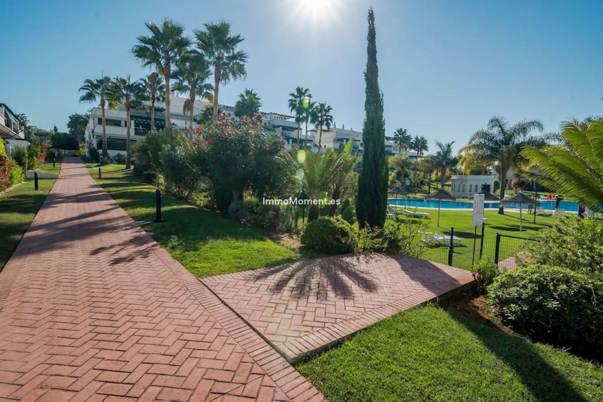 Resale - Apartment - Marbella - Nueva Andalucía