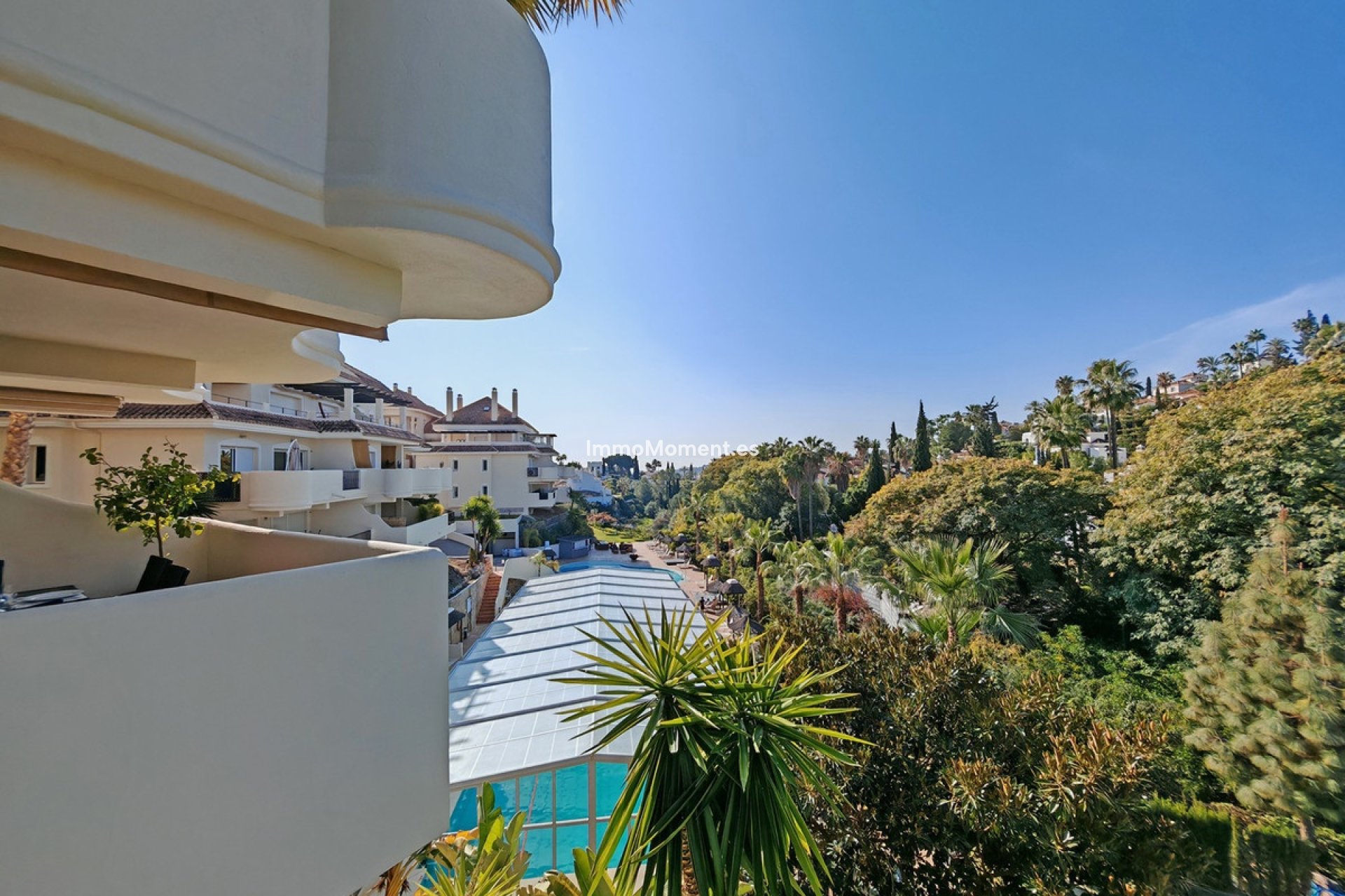 Resale - Apartment - Marbella - Nueva Andalucía