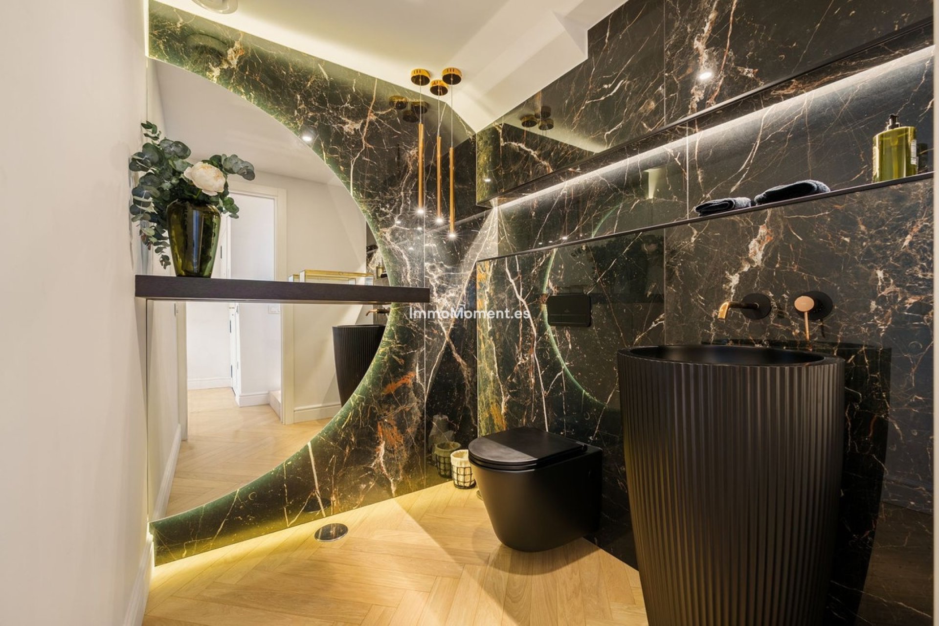 Resale - Apartment - Marbella - Nueva Andalucía