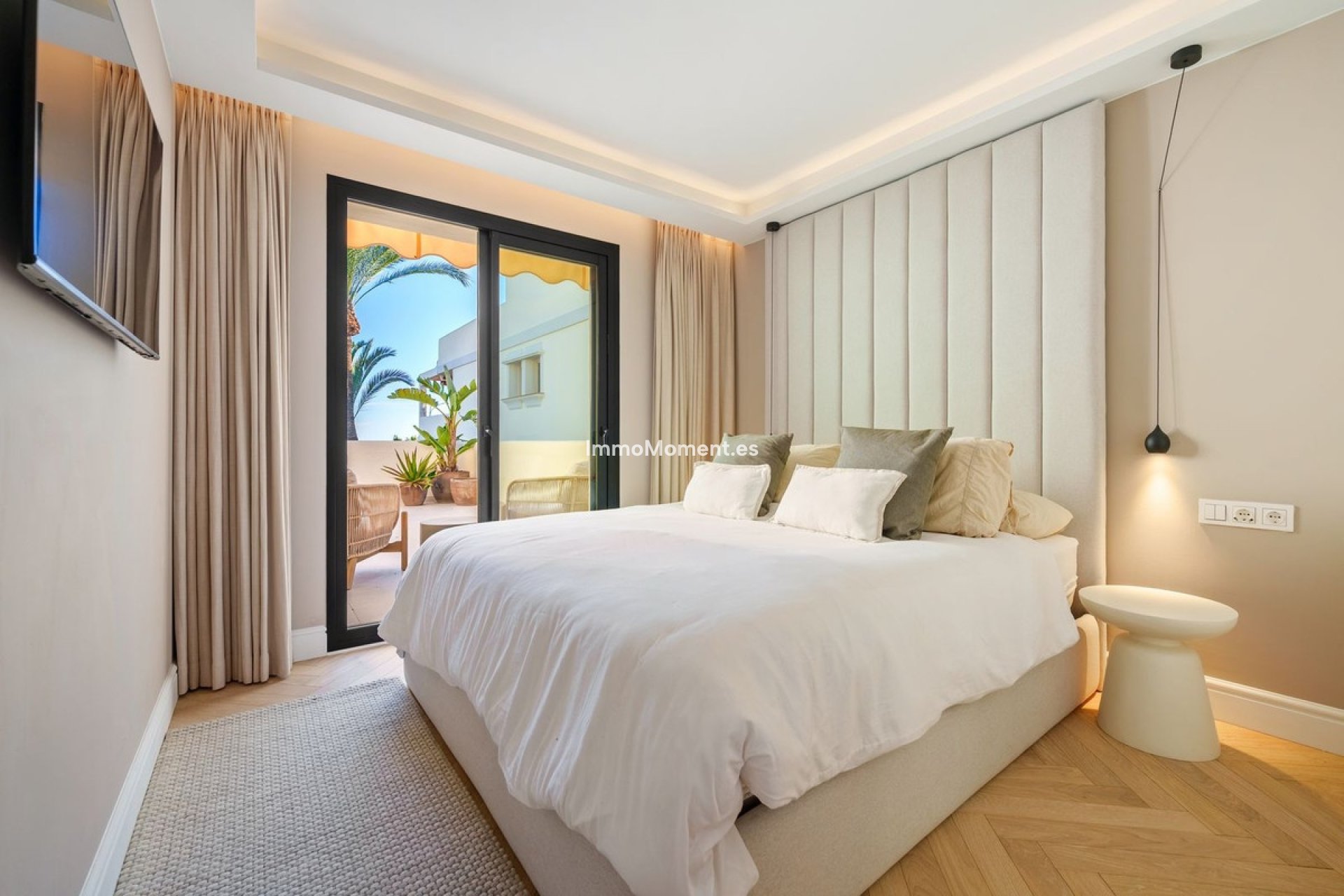 Resale - Apartment - Marbella - Nueva Andalucía