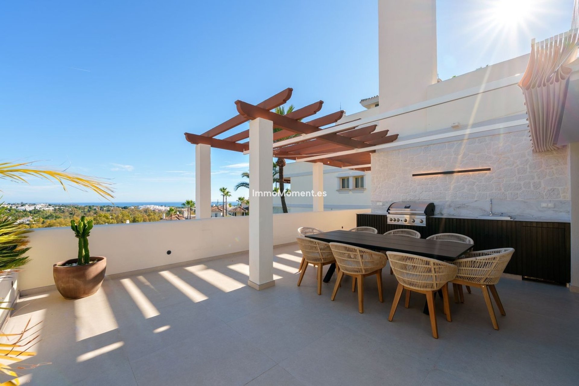 Resale - Apartment - Marbella - Nueva Andalucía