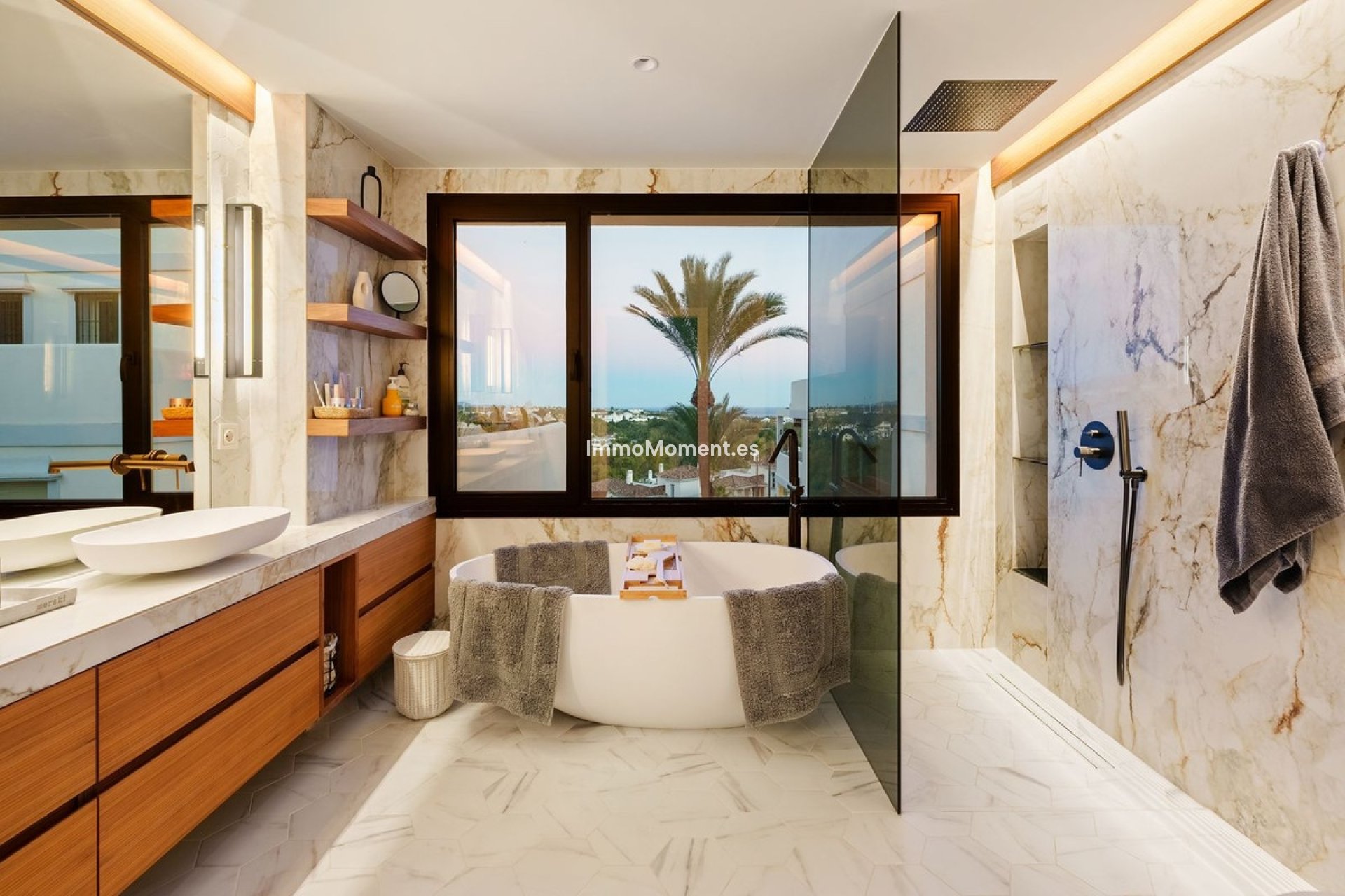 Resale - Apartment - Marbella - Nueva Andalucía