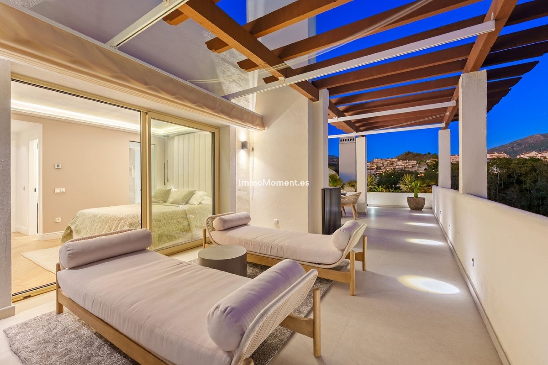 Resale - Apartment - Marbella - Nueva Andalucía