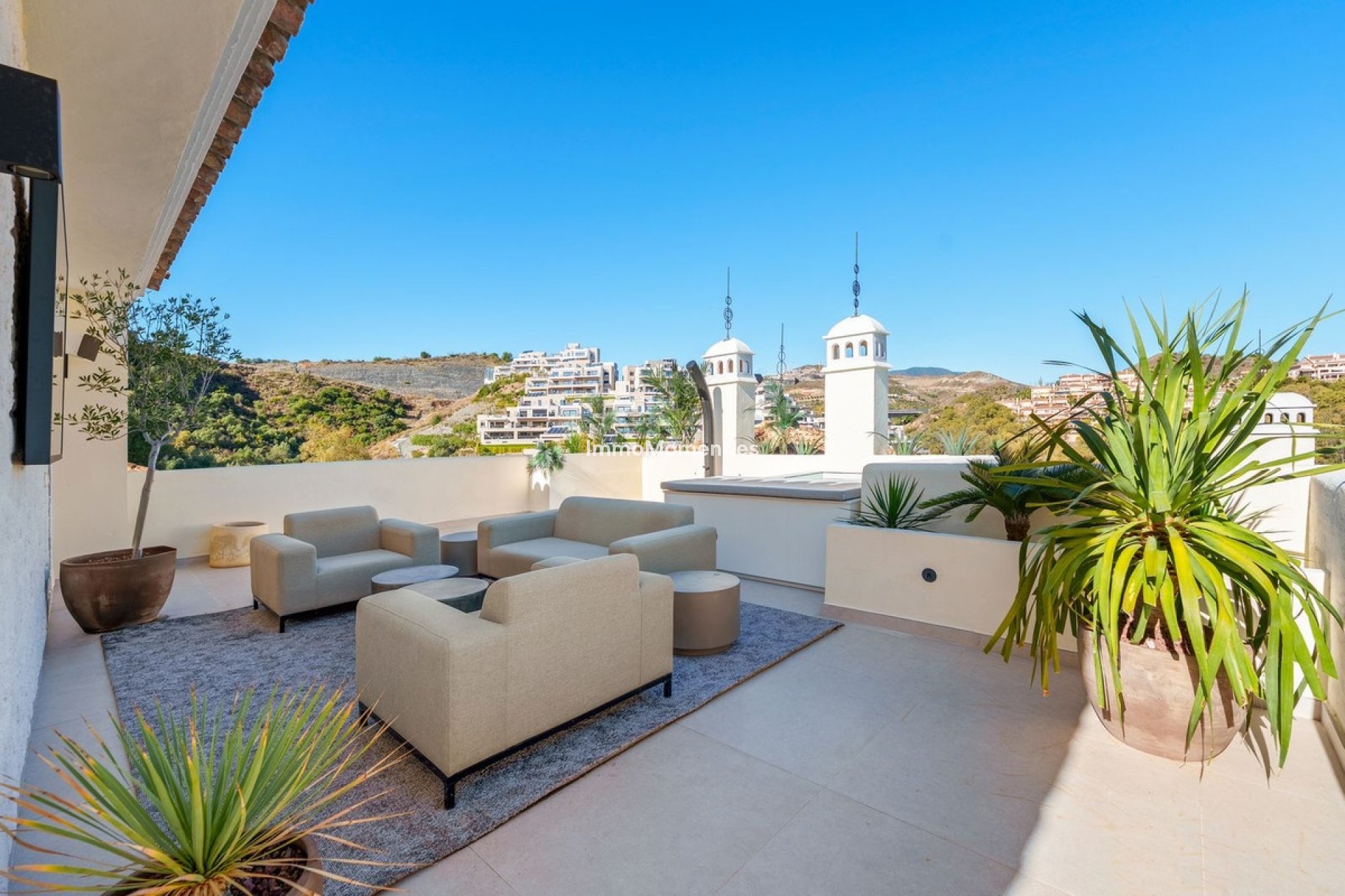 Resale - Apartment - Marbella - Nueva Andalucía