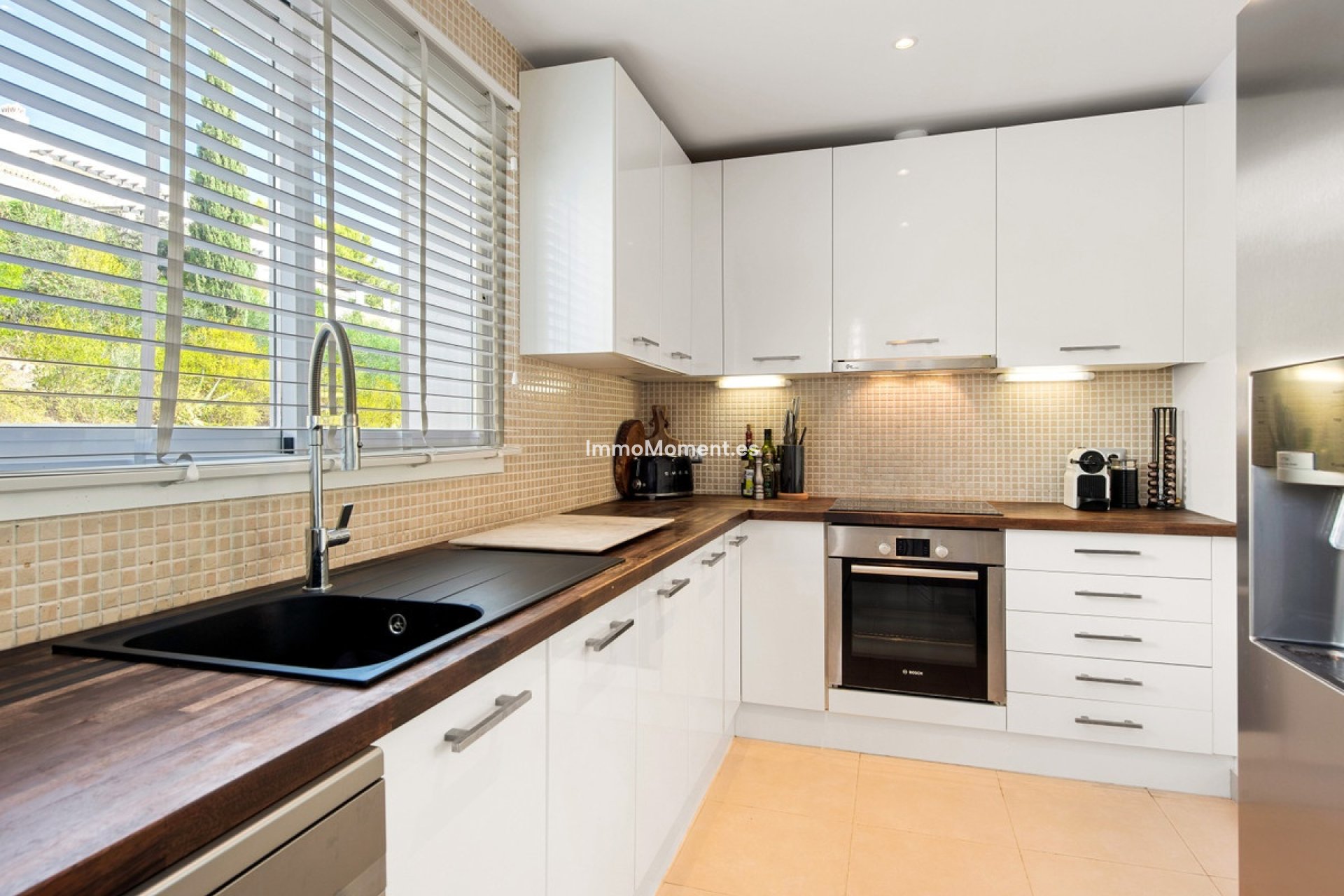 Resale - Apartment - Marbella - Nueva Andalucía