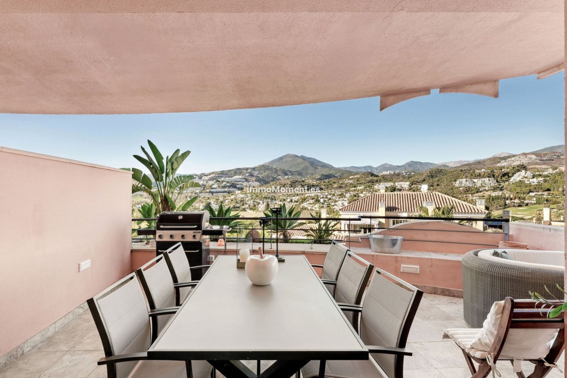Resale - Apartment - Marbella - Nueva Andalucía