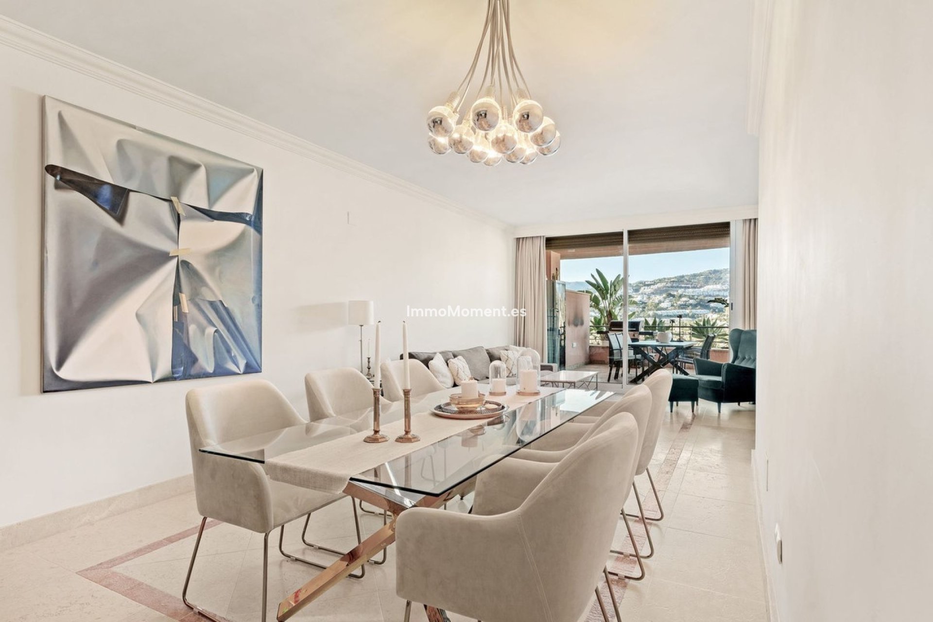 Resale - Apartment - Marbella - Nueva Andalucía