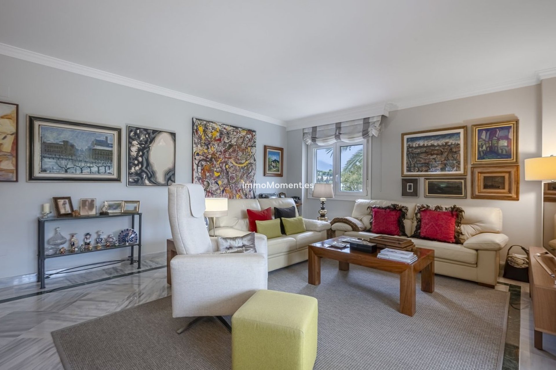 Resale - Apartment - Marbella - Nueva Andalucía