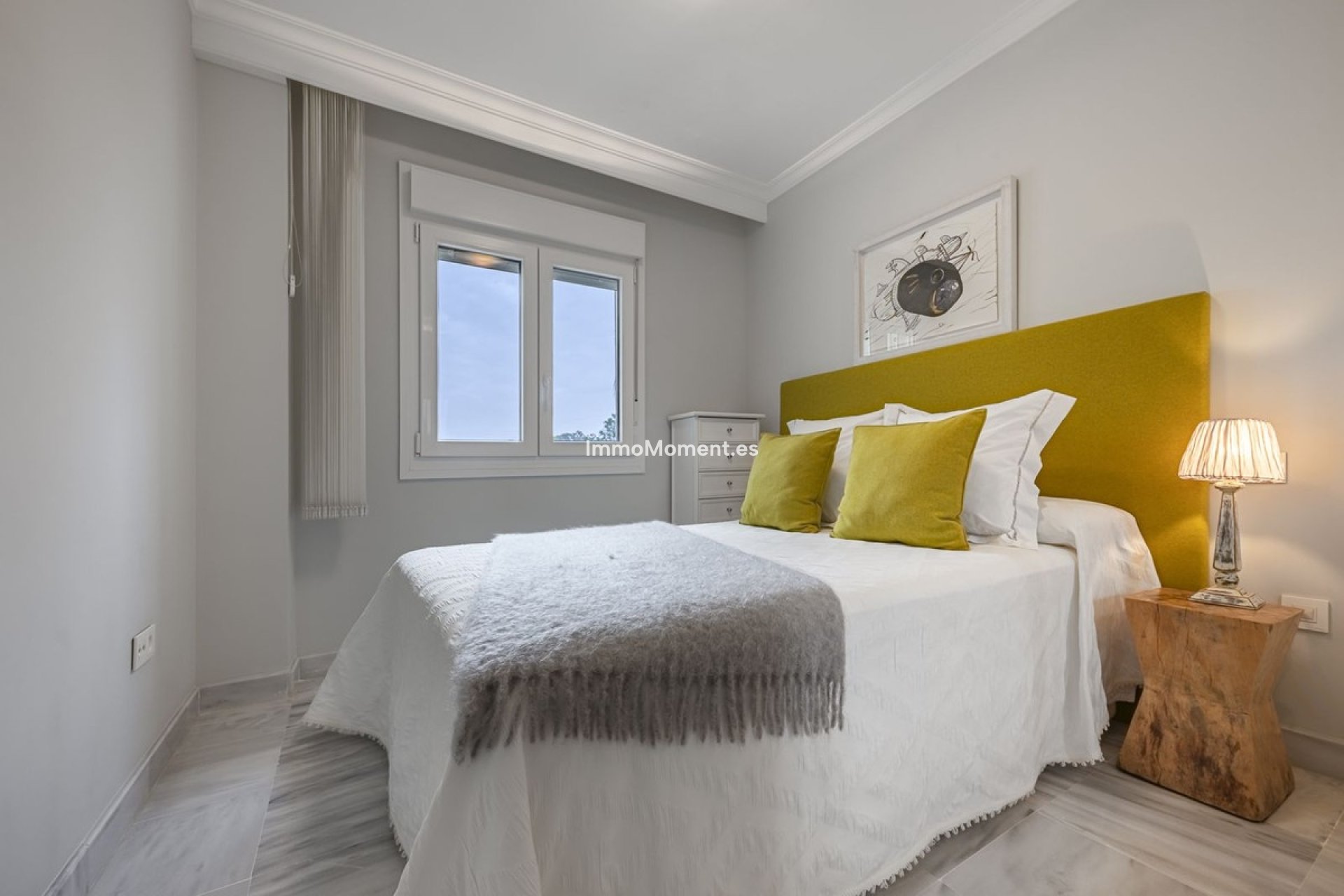 Resale - Apartment - Marbella - Nueva Andalucía