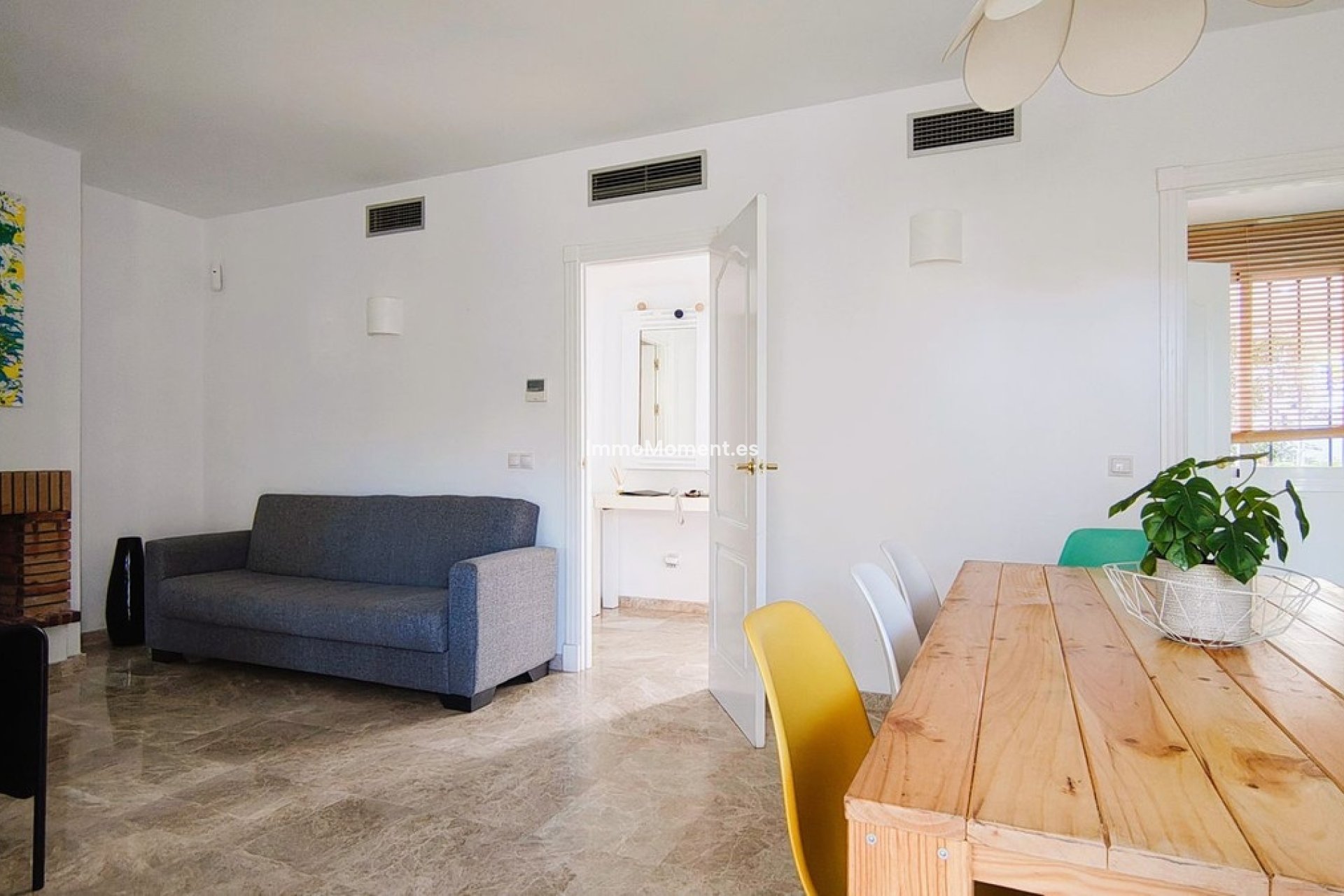 Resale - Apartment - Marbella - Nueva Andalucía