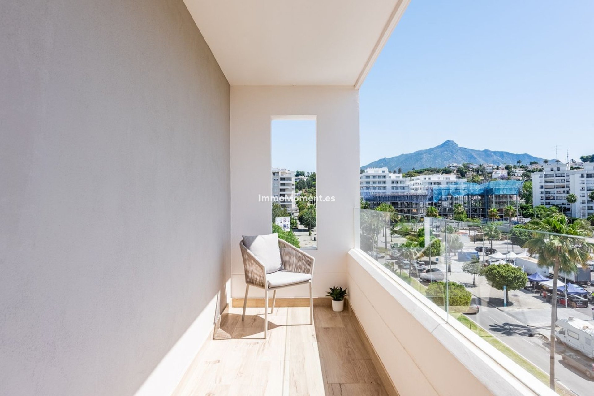 Resale - Apartment - Marbella - Nueva Andalucía