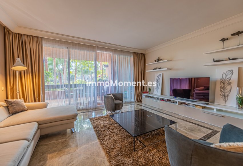 Resale - Apartment - Marbella - Nueva Andalucía