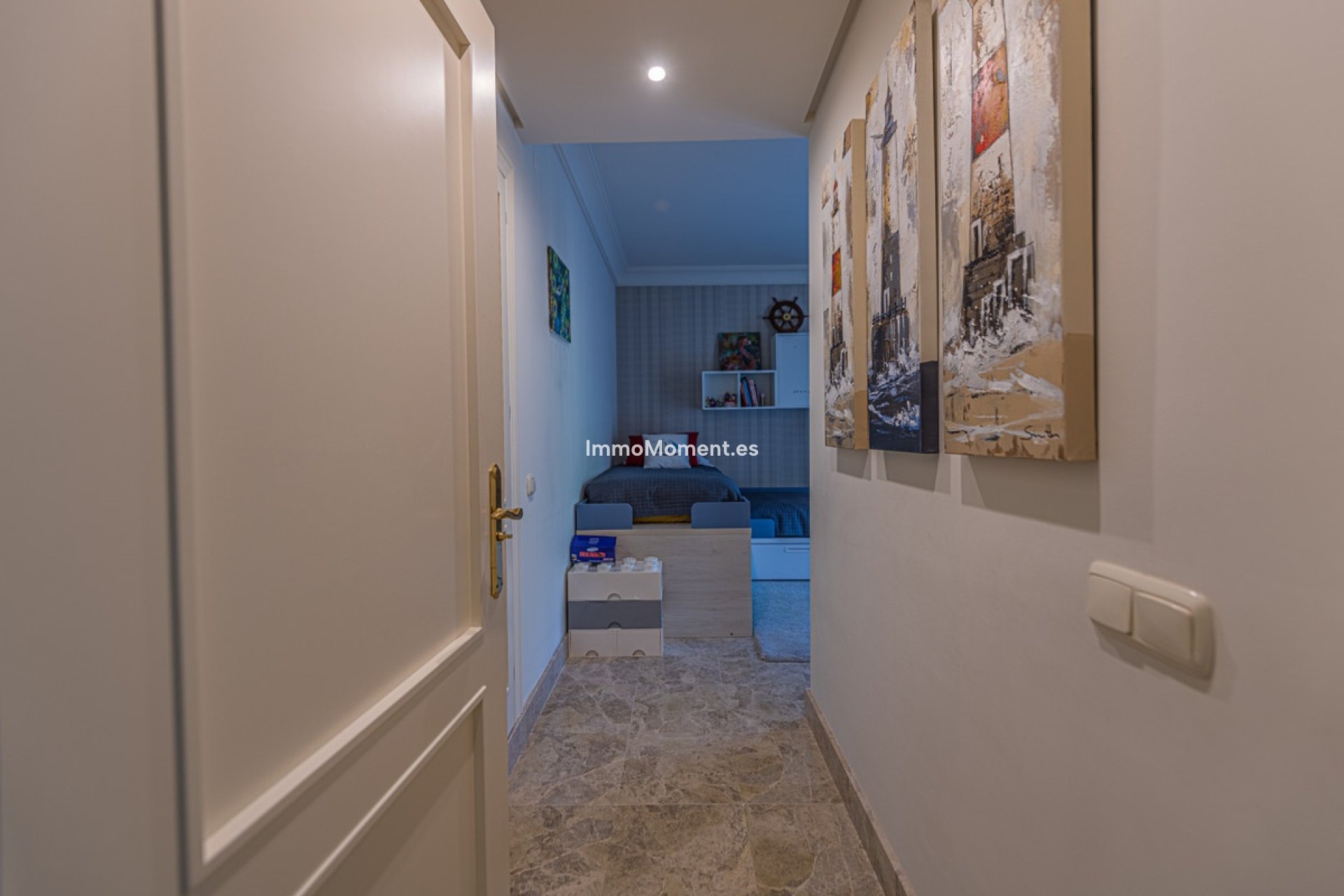 Resale - Apartment - Marbella - Nueva Andalucía