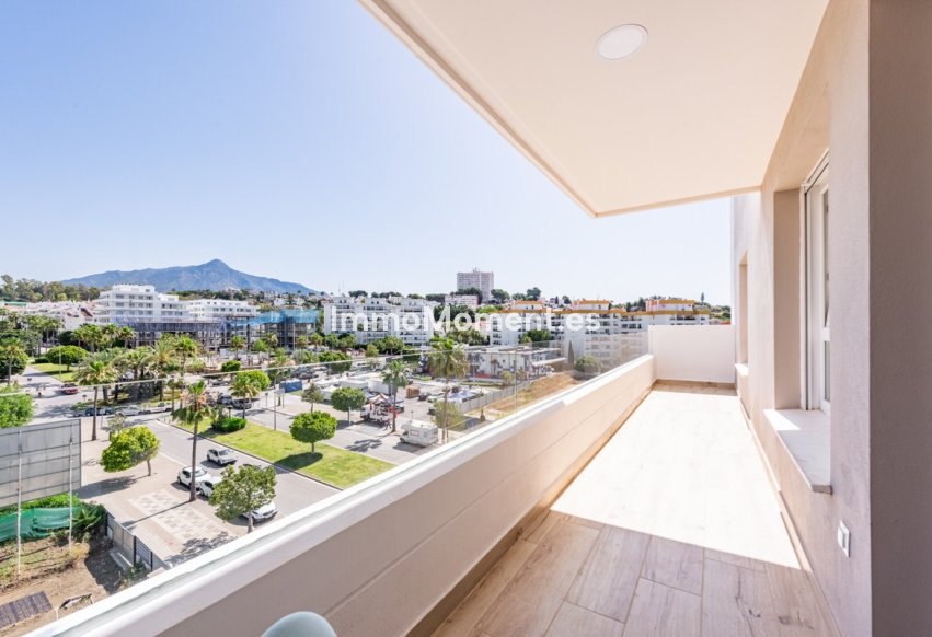Resale - Apartment - Marbella - Nueva Andalucía