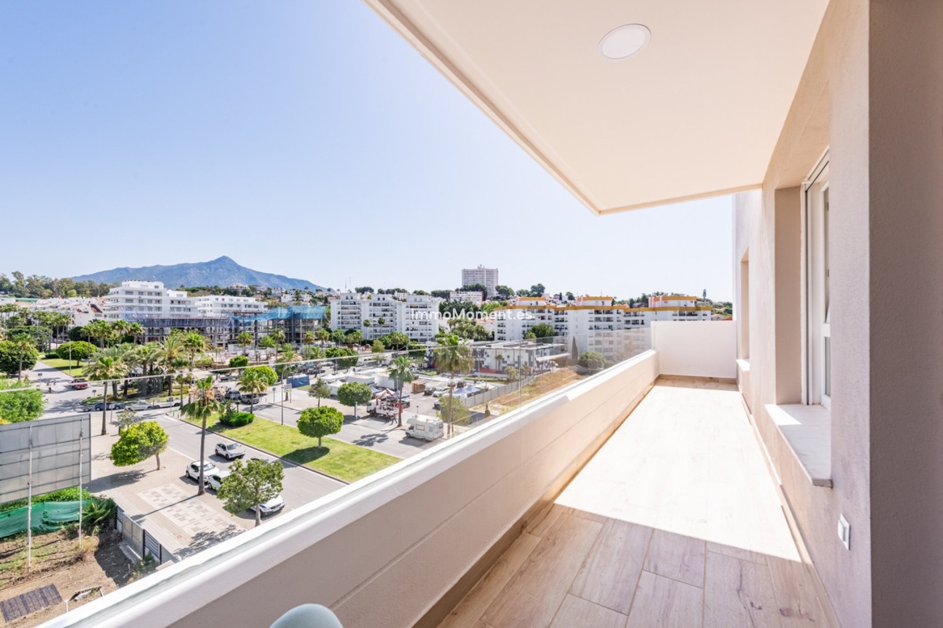 Resale - Apartment - Marbella - Nueva Andalucía