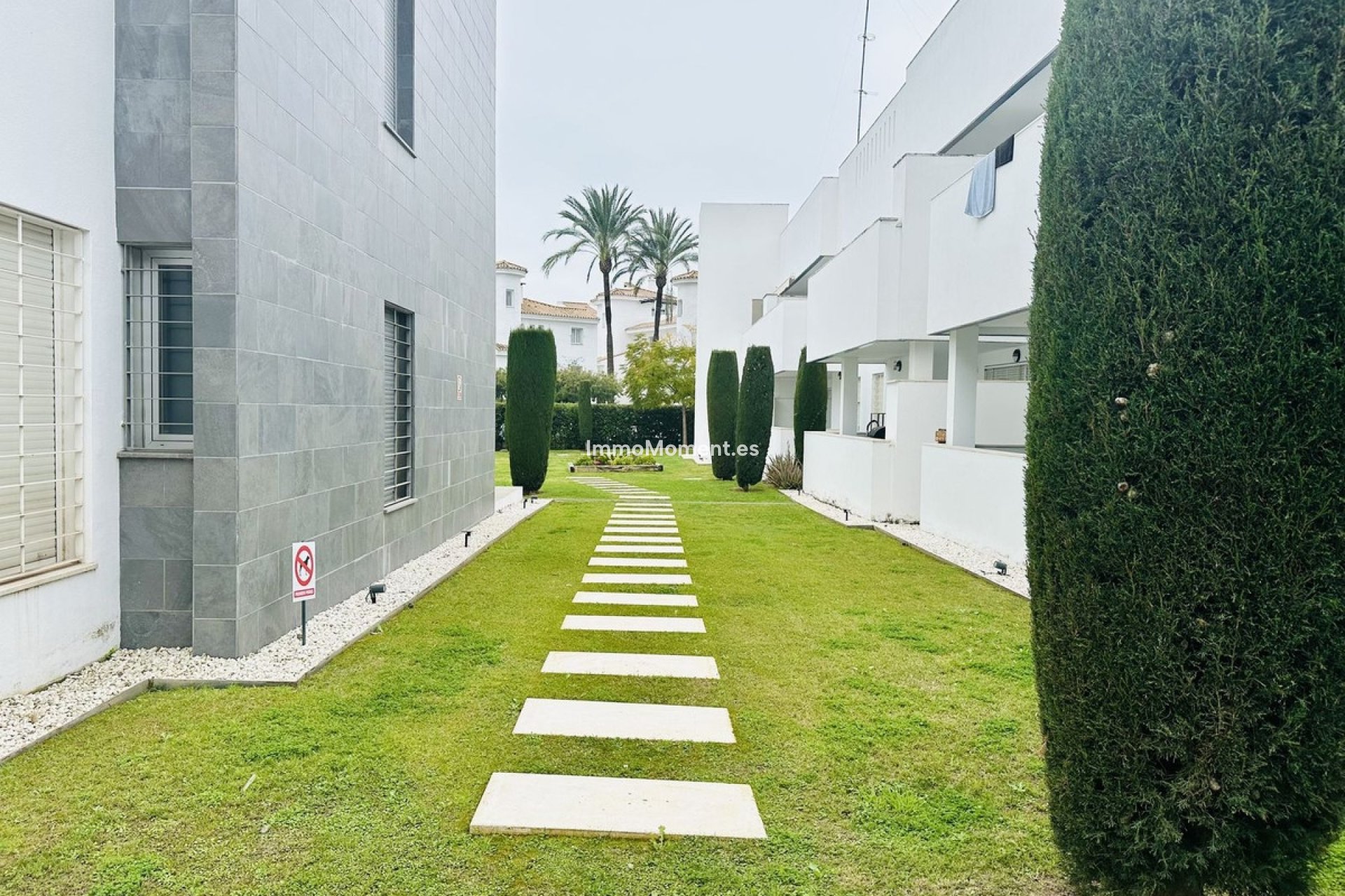 Resale - Apartment - Marbella - Nueva Andalucía
