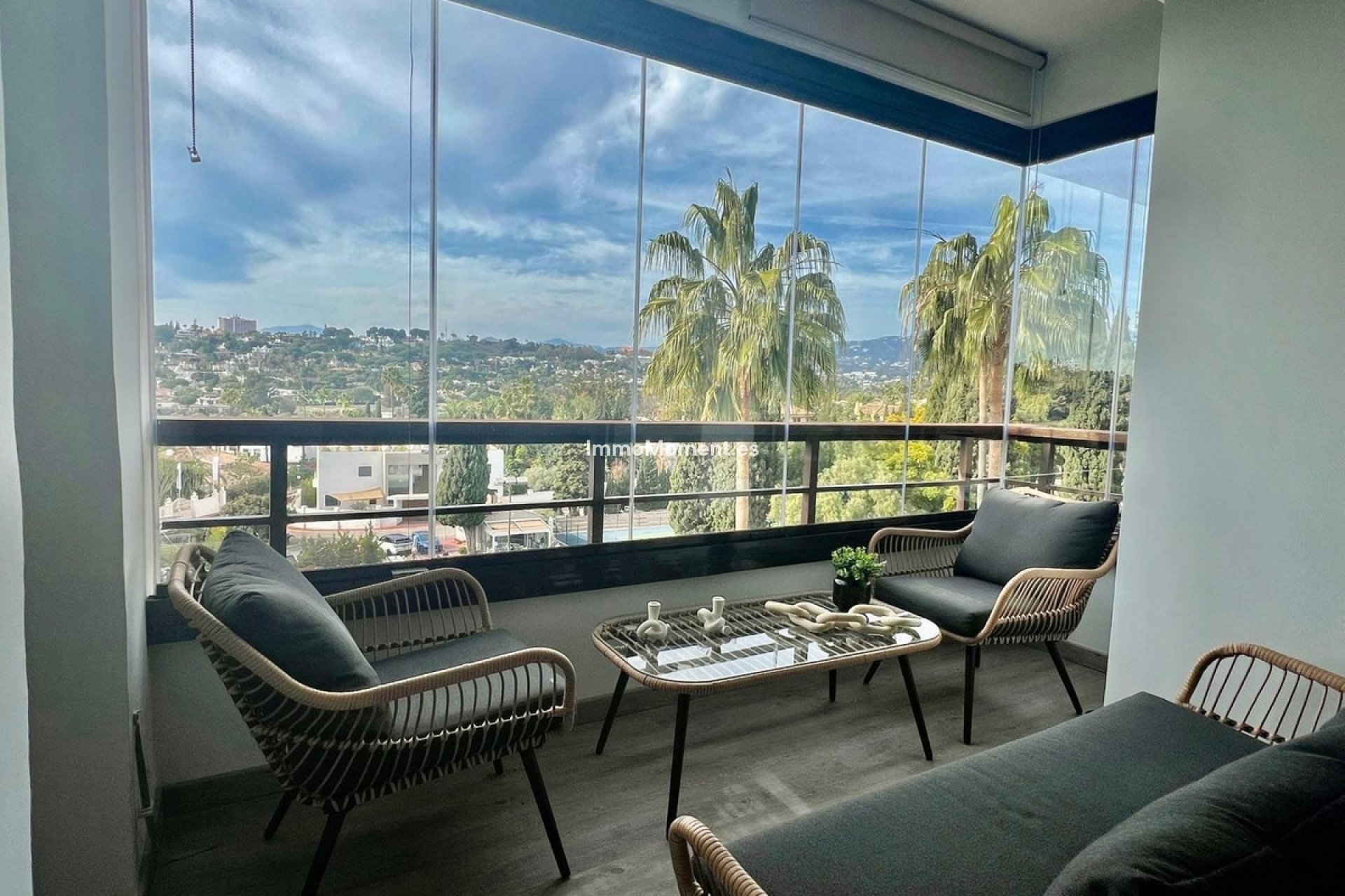 Resale - Apartment - Marbella - Nueva Andalucía