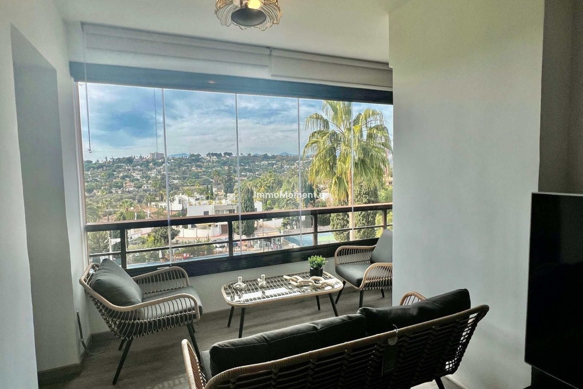 Resale - Apartment - Marbella - Nueva Andalucía