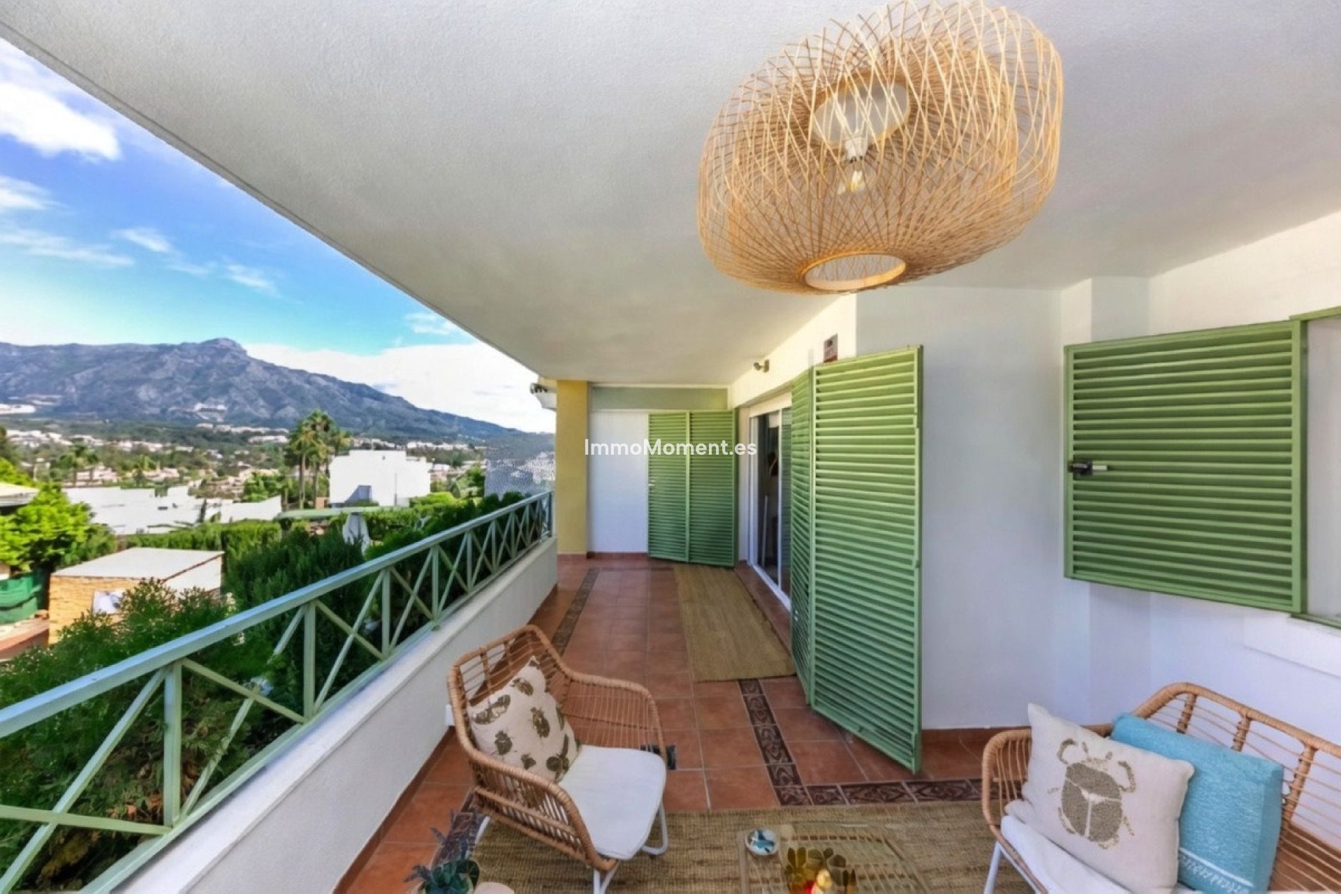 Resale - Apartment - Marbella - Nueva Andalucía