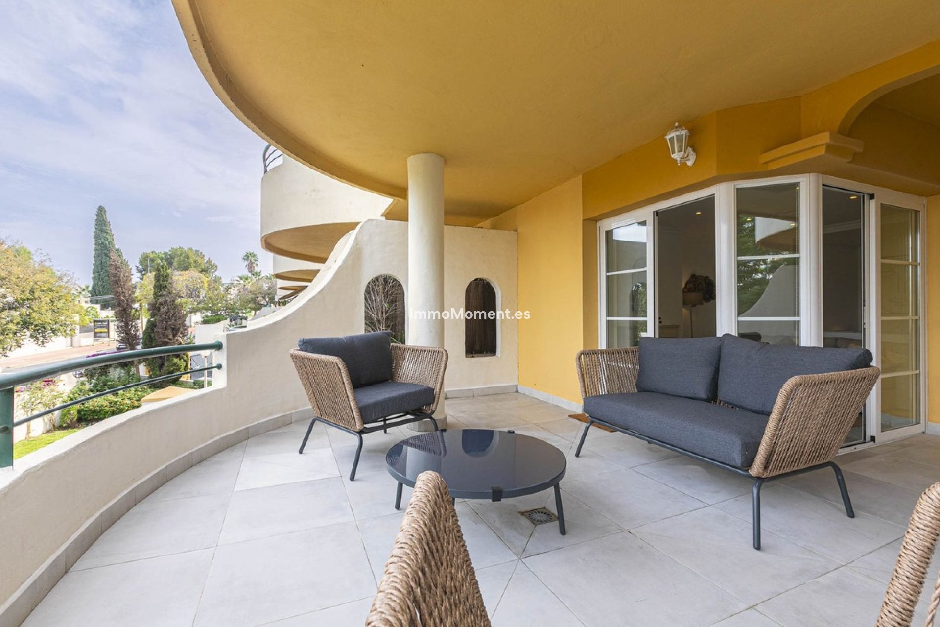 Resale - Apartment - Marbella - Nueva Andalucía