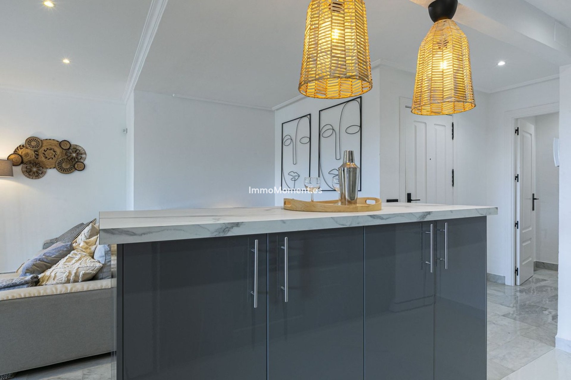 Resale - Apartment - Marbella - Nueva Andalucía