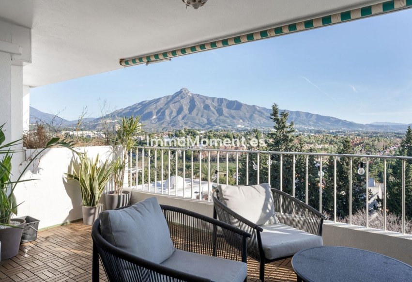Resale - Apartment - Marbella - Nueva Andalucía